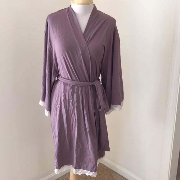 Third love medium mauve open wrap duster robe with lace .